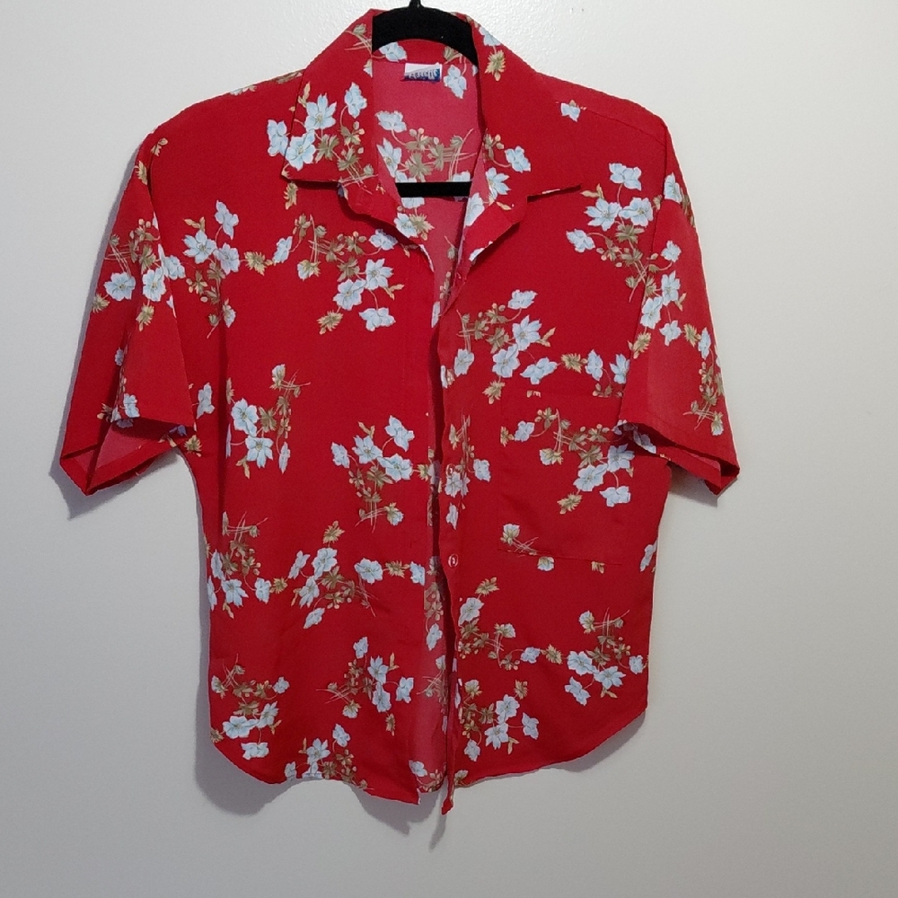 🔴 Women's Red Floral Short-Sleeve Button-Up Shirt